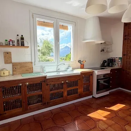 Villa Bohemian With Pool & Mountain View