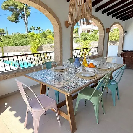Villa Bohemian With Pool & Mountain View