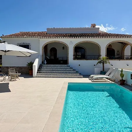 Villa Bohemian With Pool & Mountain View *